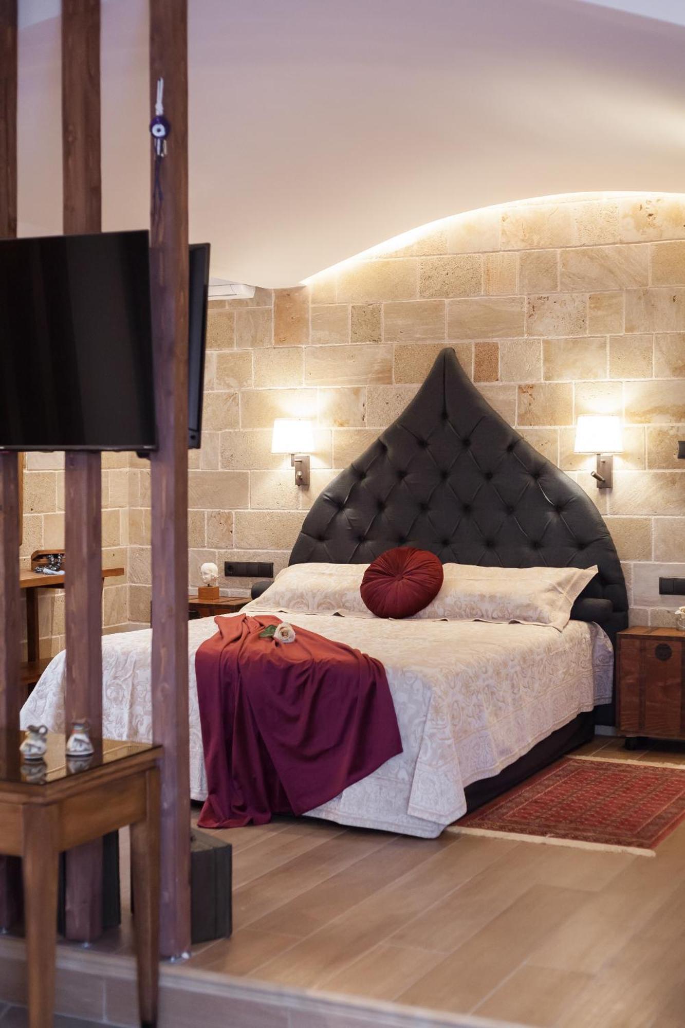 Utopia Luxury Suites - Old Town Rhodes City Екстер'єр фото
